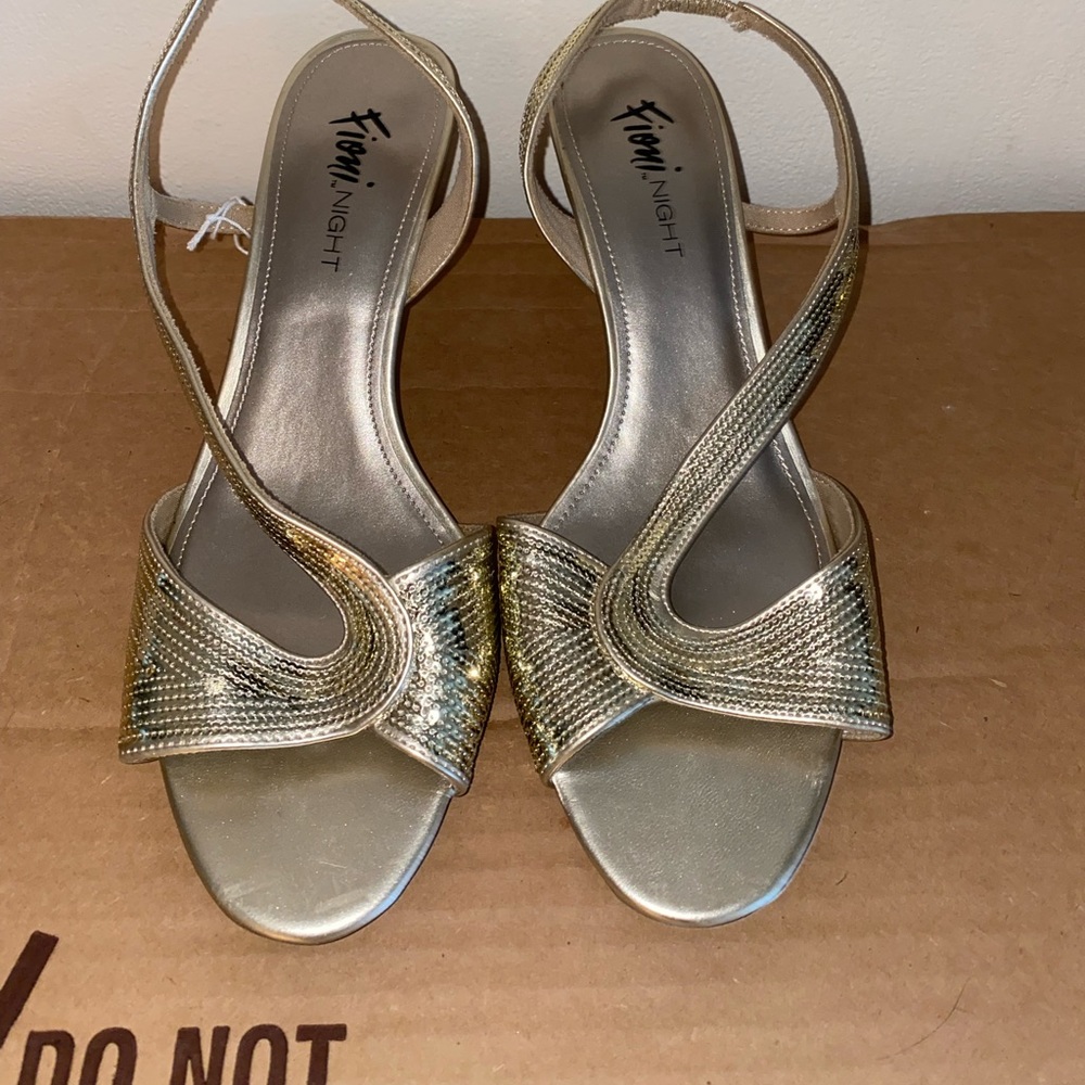 Fiona gold heels - Picture 2 of 5
